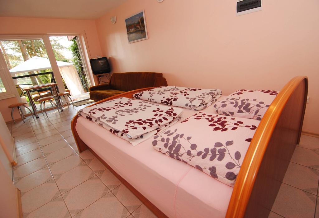 Guesthouse "Nakvyne Pas Zveja" Purvynes Street Ніда Екстер'єр фото